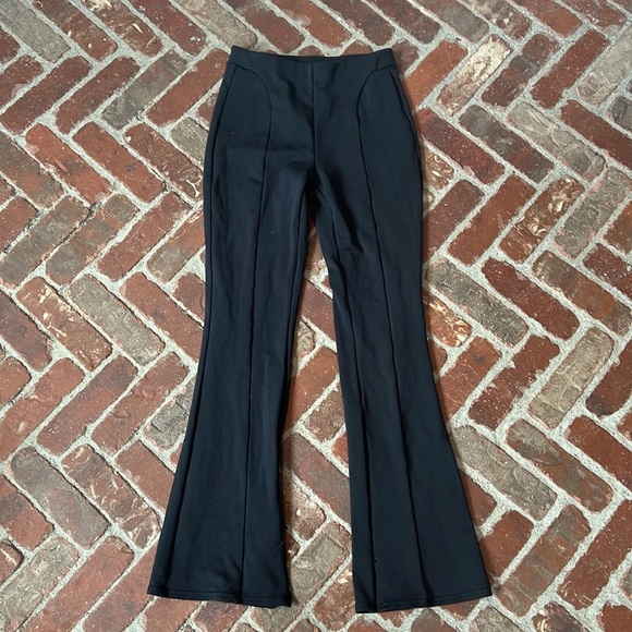 Alo Yoga Zip-It Flare Leggings - Picture 2 of 5